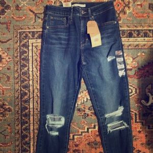 Levi’s 721 Hirise NWT distressed